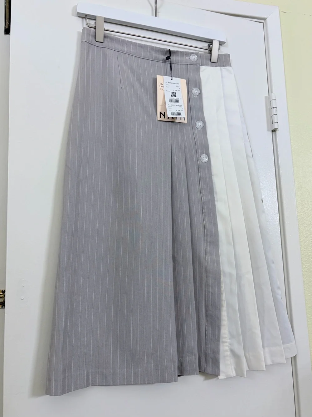 NWT NAIN Atelier Pinstripe Pleated Midi Skirt Korean Preppy TwoTone Gray White S